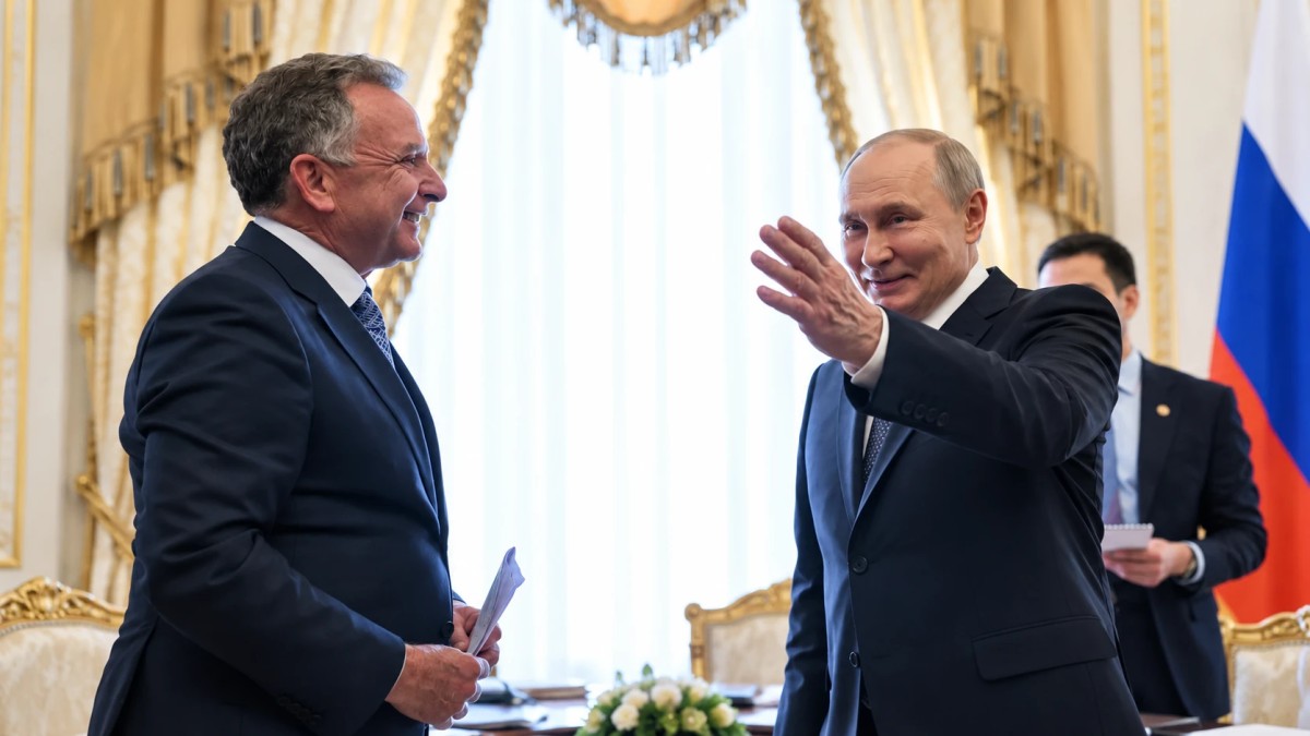 Illustration of two men talking in an ornate palace room with a Russian flag behind them
